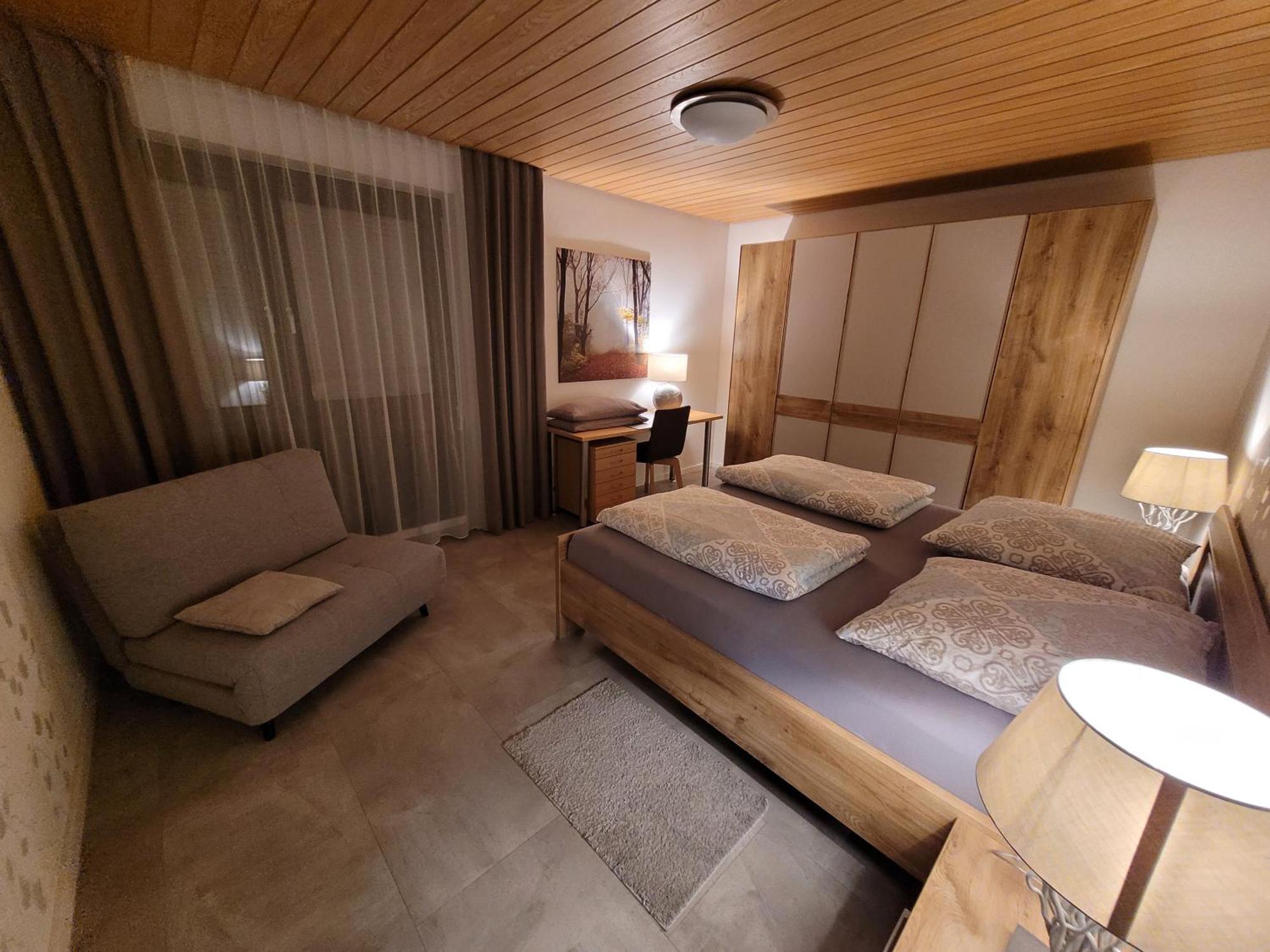 Komfort-Ferienwohnung Auf Der Eulenburg Grafengehaig エクステリア 写真